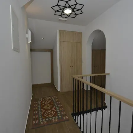 Hotel Emen 3*